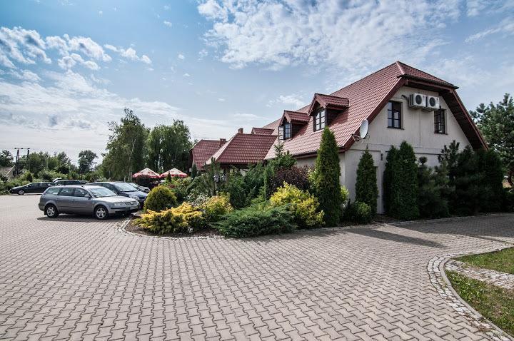 Pod Wierzba Hotel Uniejow Kültér fotó