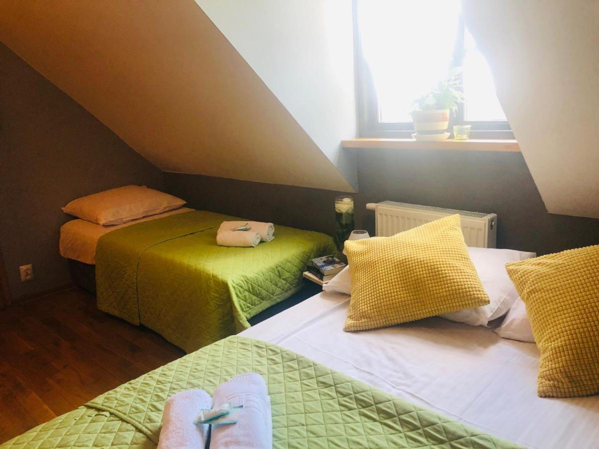 Pod Wierzba Hotel Uniejow Kültér fotó